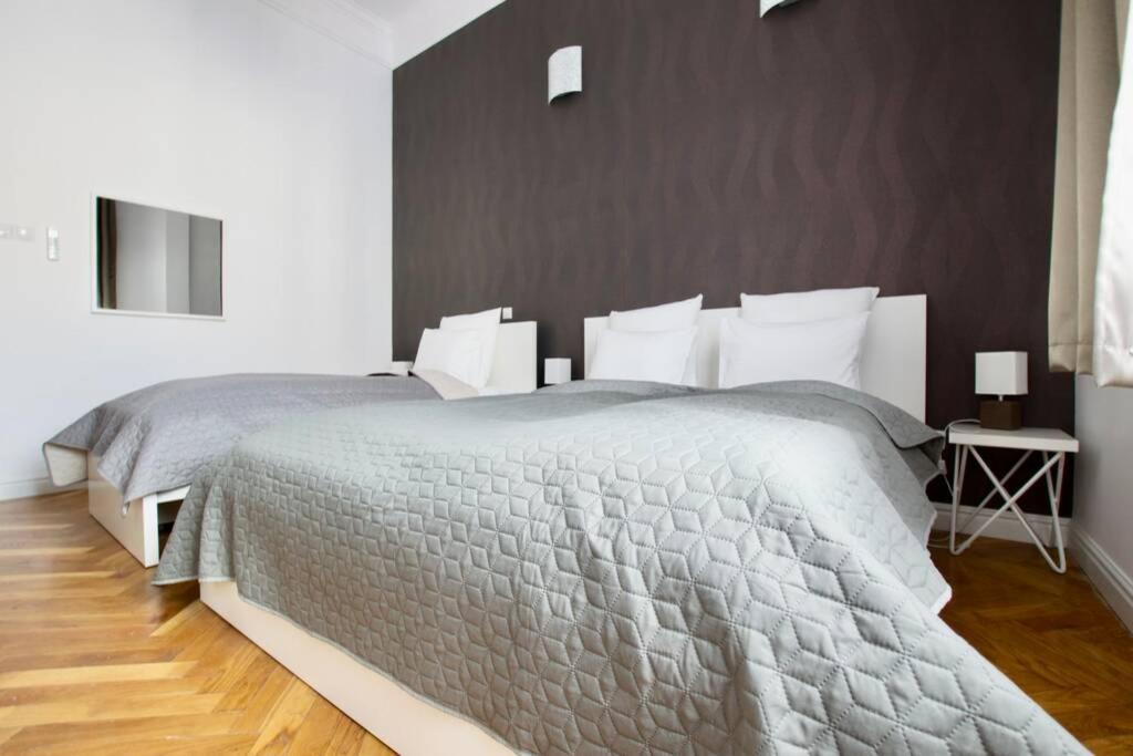 Premium Apartment By Hi5-Vaci Str. 3 Bedroom Budapest Eksteriør billede