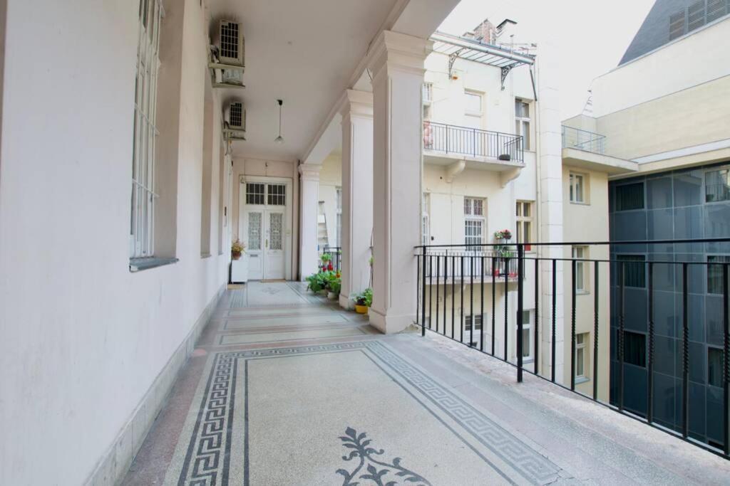 Premium Apartment By Hi5-Vaci Str. 3 Bedroom Budapest Eksteriør billede