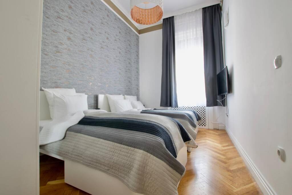 Premium Apartment By Hi5-Vaci Str. 3 Bedroom Budapest Eksteriør billede